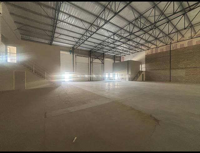 710M² WAREHOUSE TO LET IN BELLVILLE SOUTH
